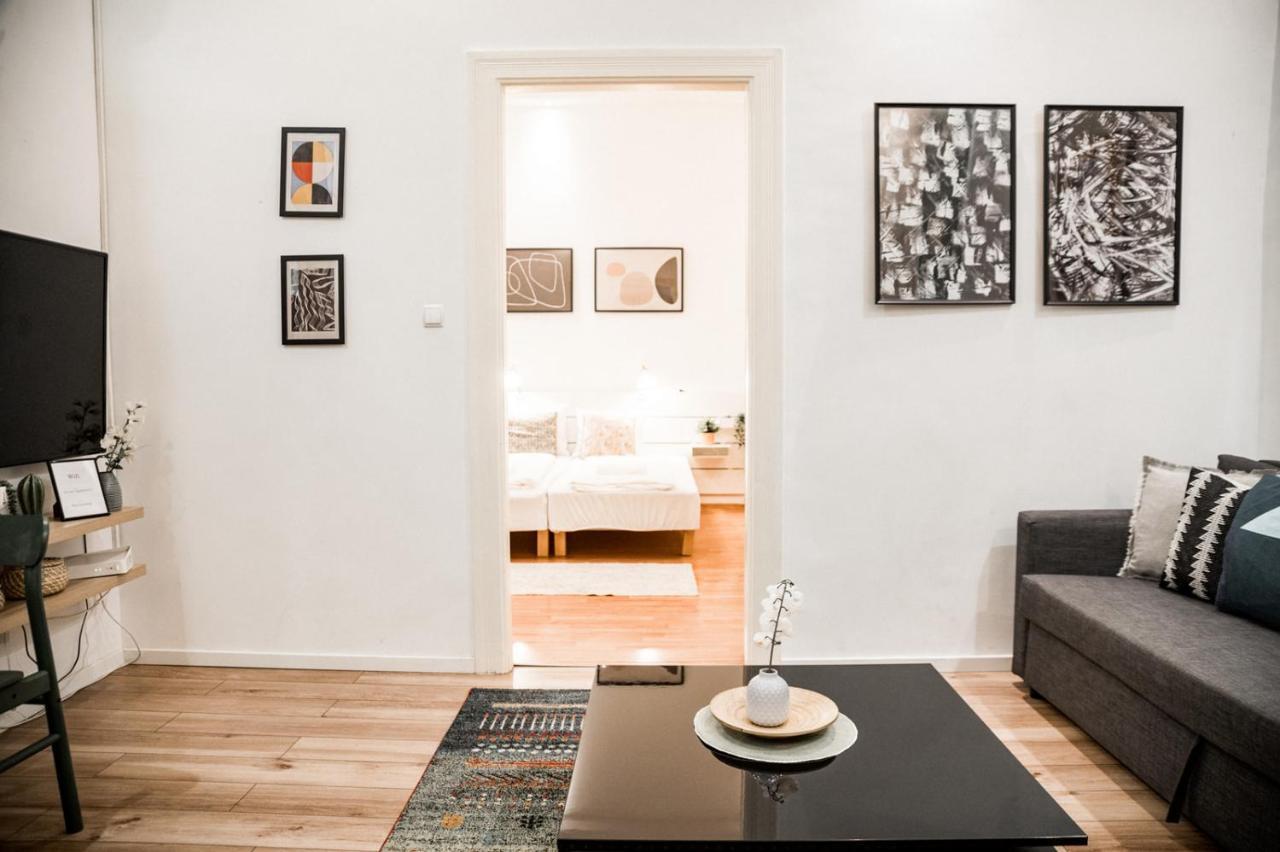 Stylish And Spacious ! Central Location Kazincy Netflix Leilighet Budapest Eksteriør bilde