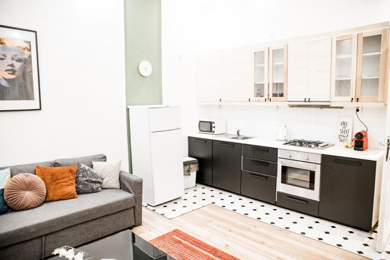 Stylish And Spacious ! Central Location Kazincy Netflix Leilighet Budapest Eksteriør bilde