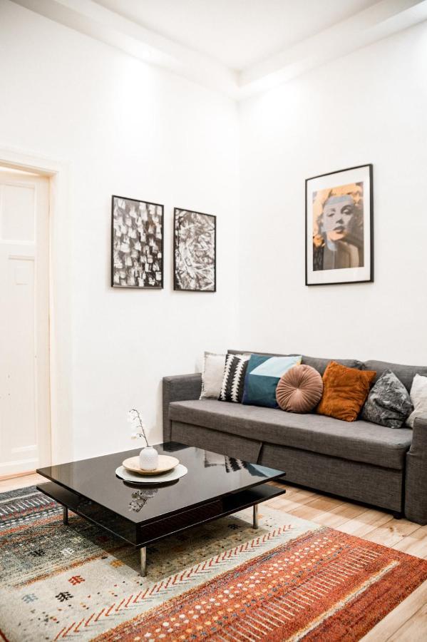 Stylish And Spacious ! Central Location Kazincy Netflix Leilighet Budapest Eksteriør bilde