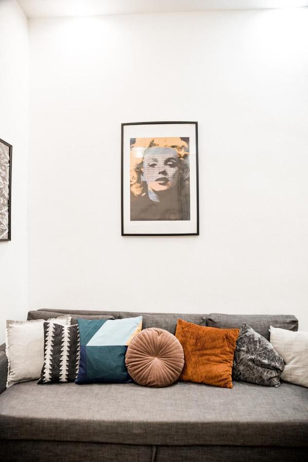 Stylish And Spacious ! Central Location Kazincy Netflix Budapest Eksteriør bilde